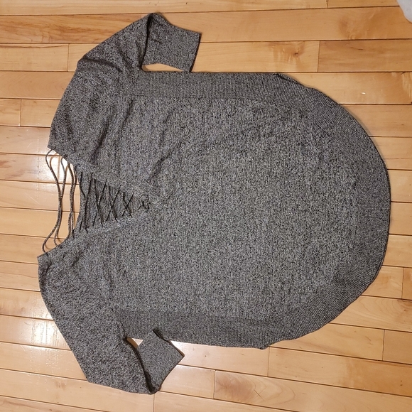 2 Express Dolman Circle Hem Sweater - Picture 4 of 9